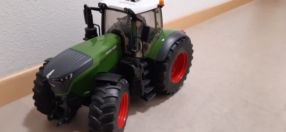 1000-teiliges Fendt 1050 Traktor Auf Dem Feld, Quad Produktbild-Vorschau 4