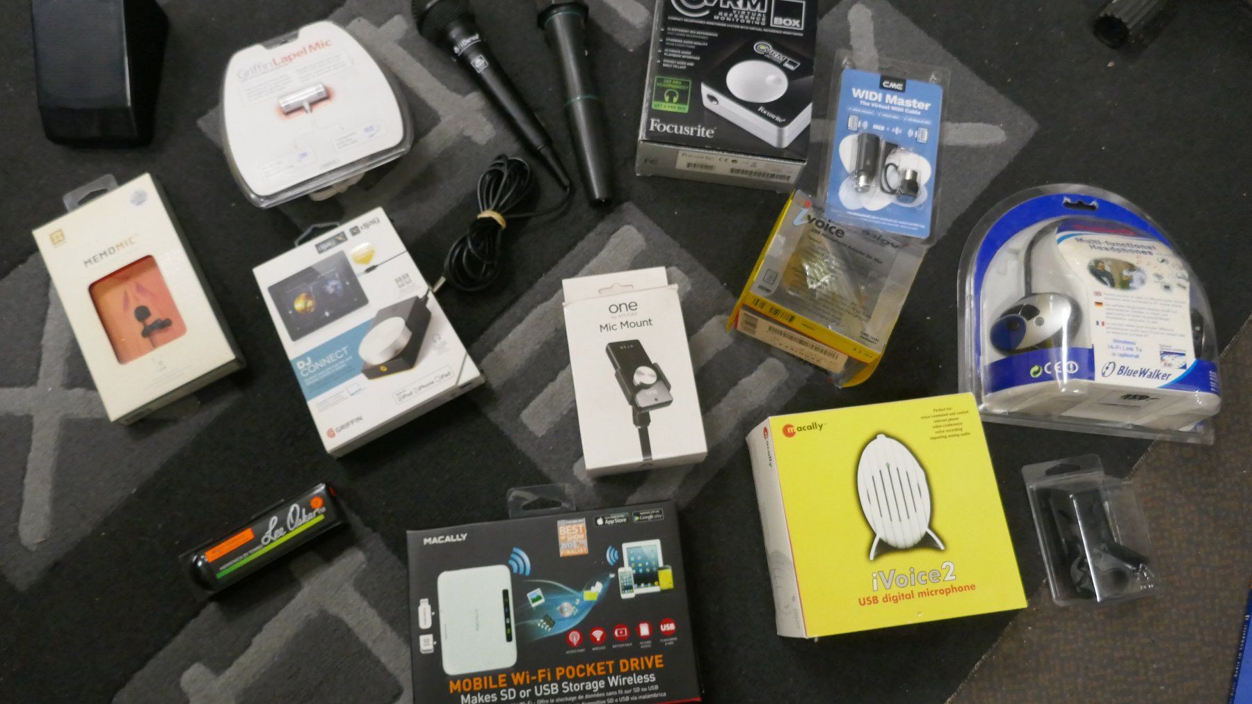 Strumenti musicali: Grosses Studio-Paket (Restposten) – Usato da Wenslingen venduto da FairlightCMI 2