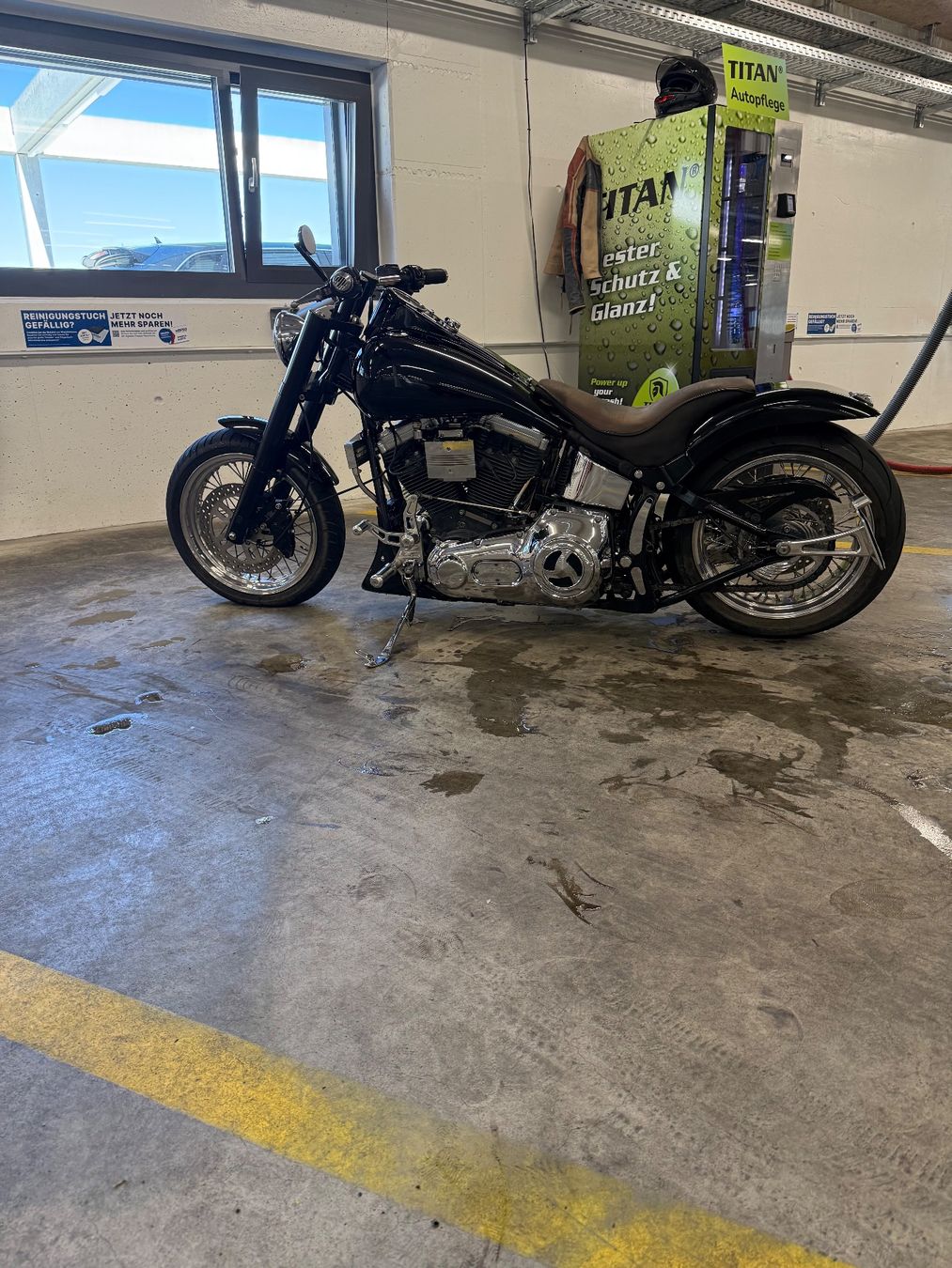 Harley-Davidson Chopper: Harley Davidson Softail Custom FXSTC – Gebraucht aus Winterthur von w108onair 2