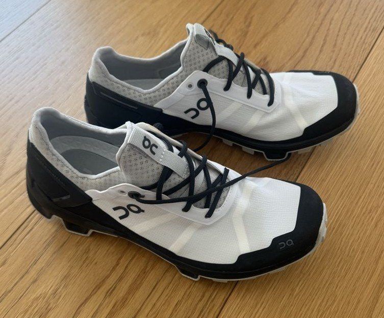 On Scarpe da donna: NEU: black & white On Cloud Schuhe -> trail running Gr. 38 – Nuovo (secondo la descrizione) da Rothrist venduto da 7Engelslocken