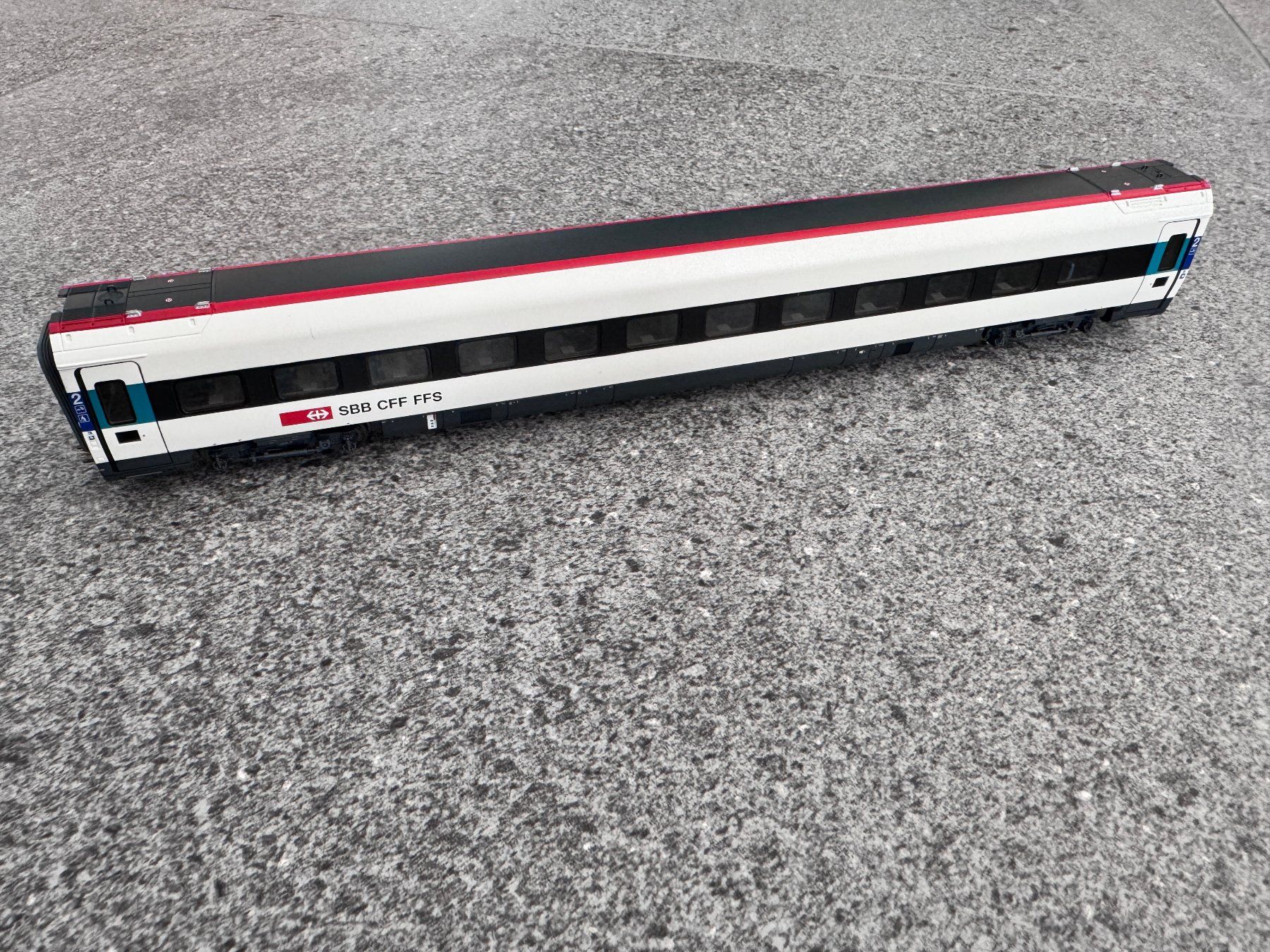 Roco Modelleisenbahnen: Roco SBB RABDe 500 ICN B 2. Kl. Wagen – Gebraucht aus Basel von szbdsfrjs