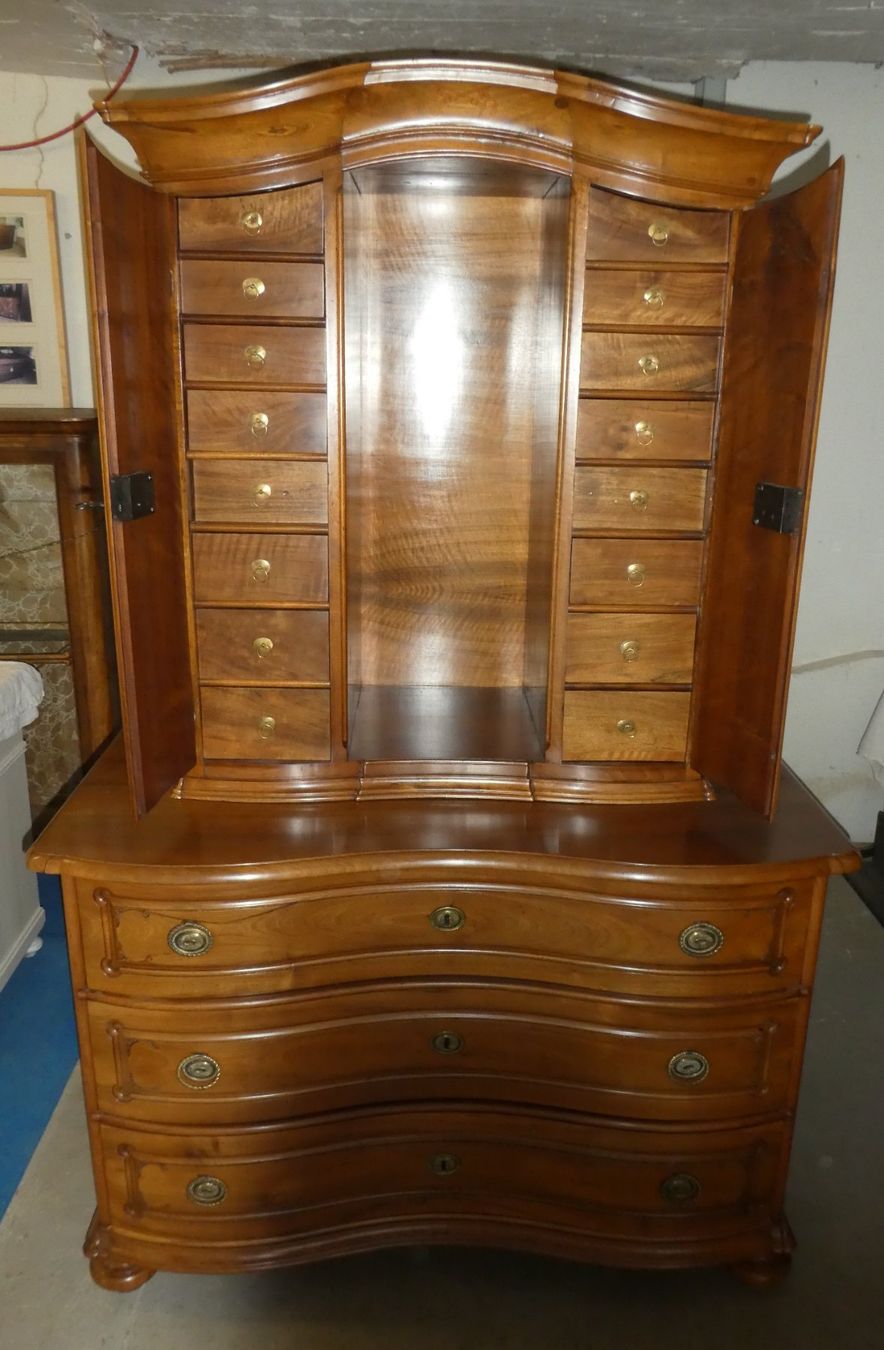 Commodes: Nussbaum Deux Corps – D'occasion à stans par huezer 1