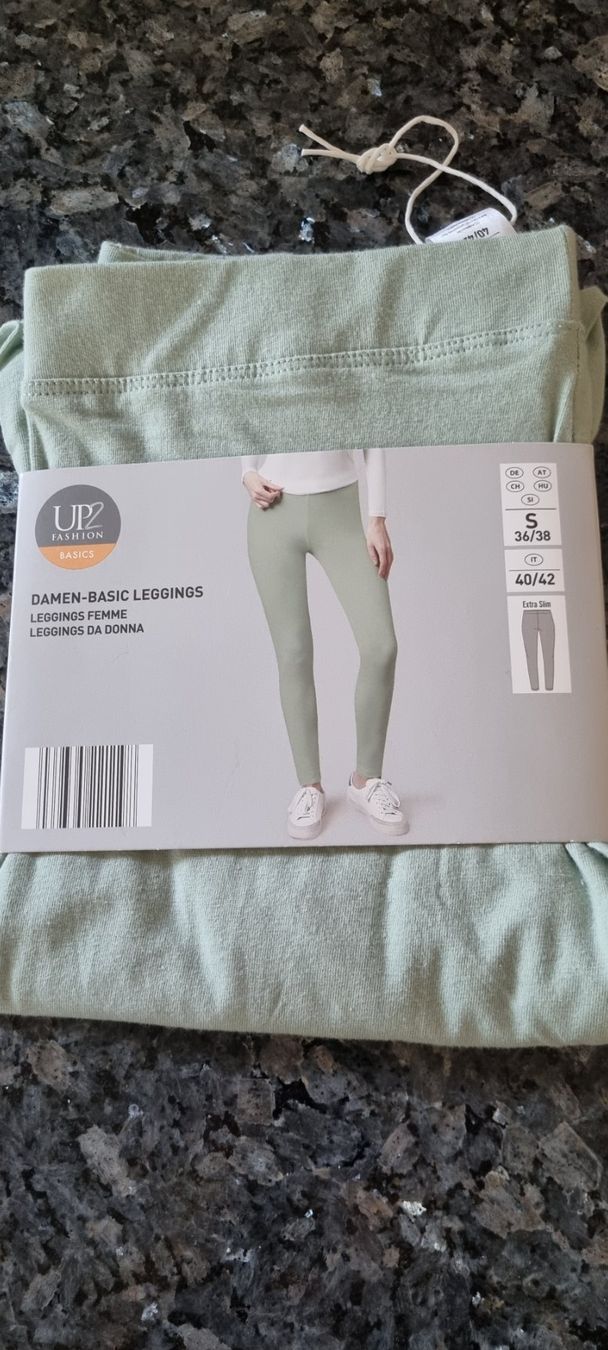 Leggings: Damen Basic Leggings light green size S 36/38 neu – Nuovo (secondo la descrizione) da egliswil venduto da Maggy6