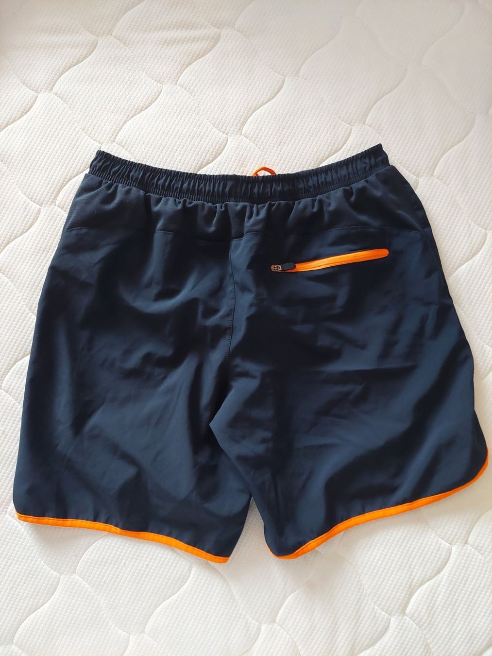Pantalons: Kurze Hose – D'occasion à Hefenhofen par GSC99 1