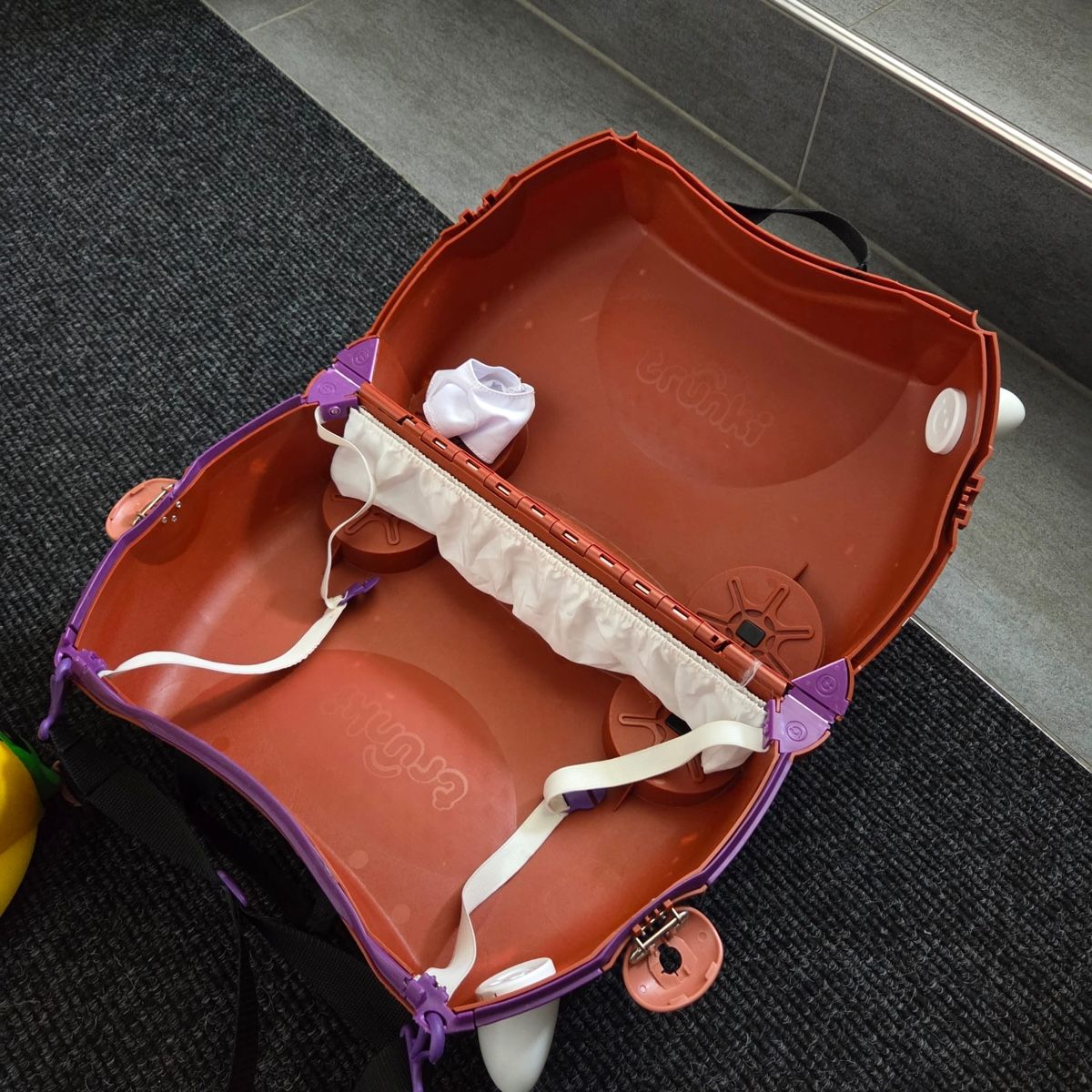 Reisekoffer: Kinderkoffer 2er Set gebraucht – Gebraucht aus Neuenkirch von hk90 3