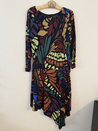 Farbenfrohes Kleid mit Schmetterlingsmuster – Grösse 38