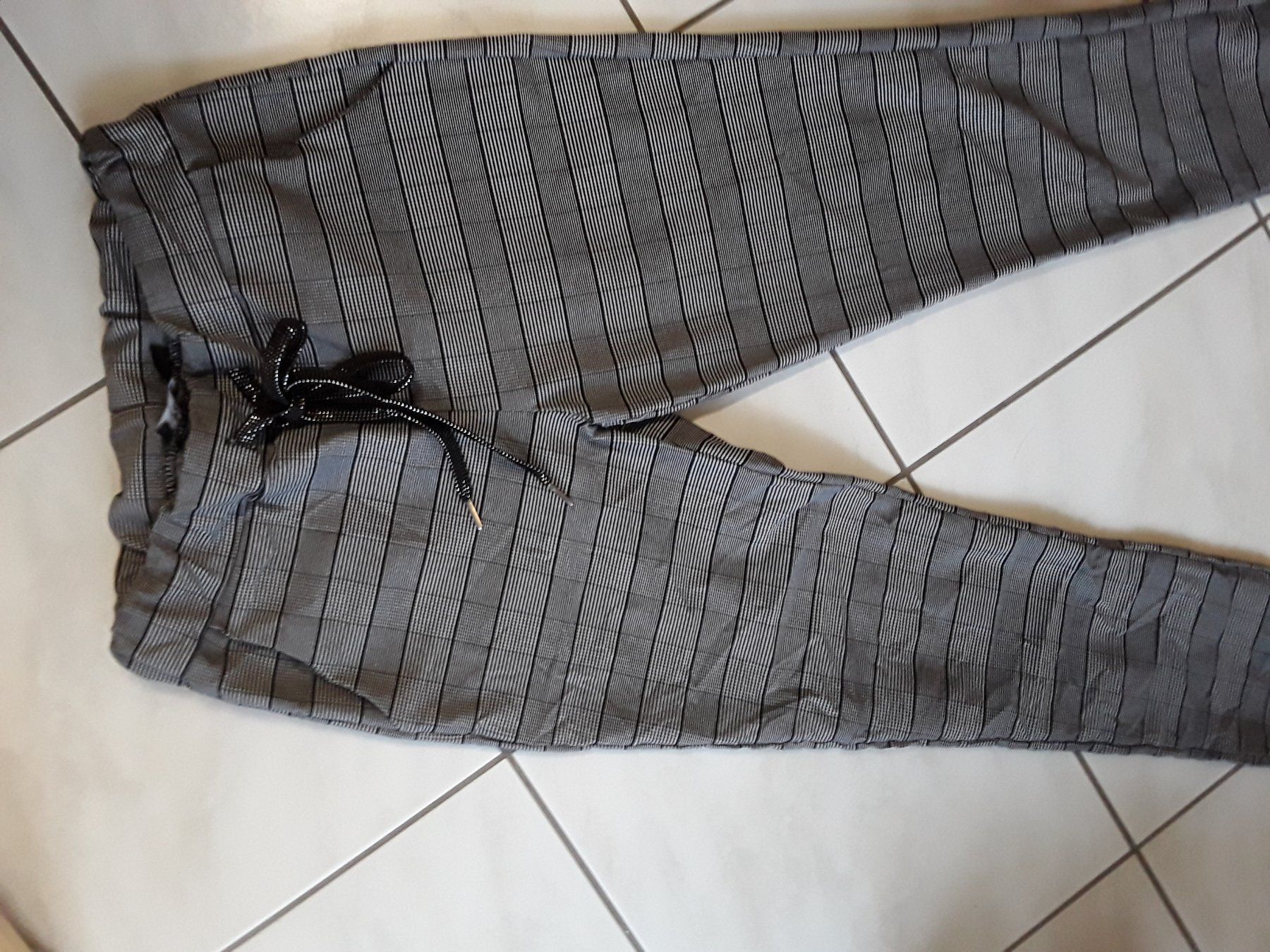 Pantaloni: neuw.Sportliche Freizeithosen Gr.S – Nuovo (secondo la descrizione) da Heimberg venduto da Samprof