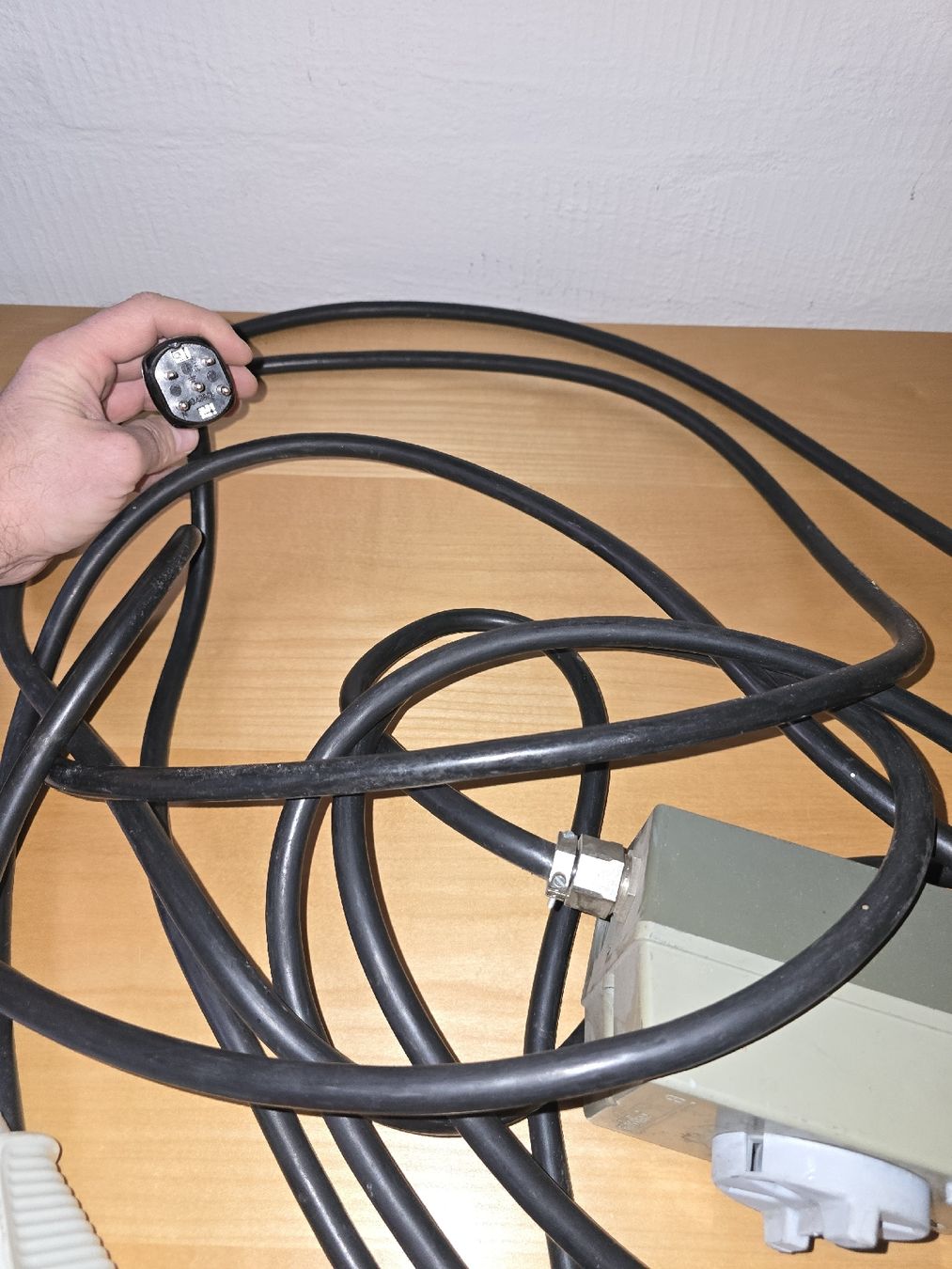 Cavi: Kabelverlängerung mit FI – Usato da Uster venduto da DuVaekkedeMig 1