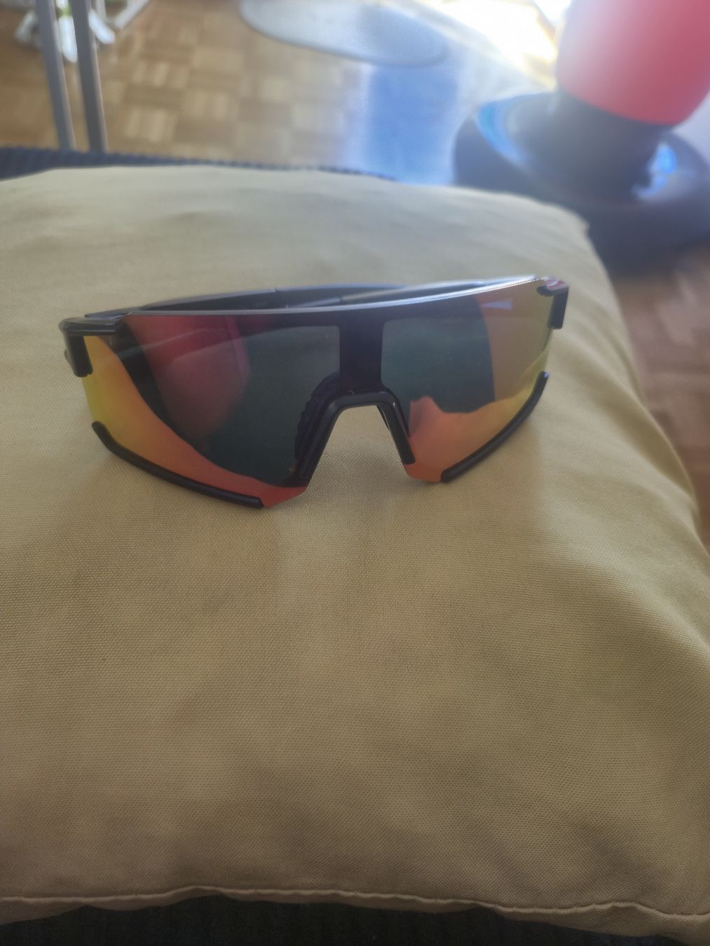 Lunettes & Verres: Sonnenbrille – Neuf (Voir description) à Schlieren par ela_kpw6
