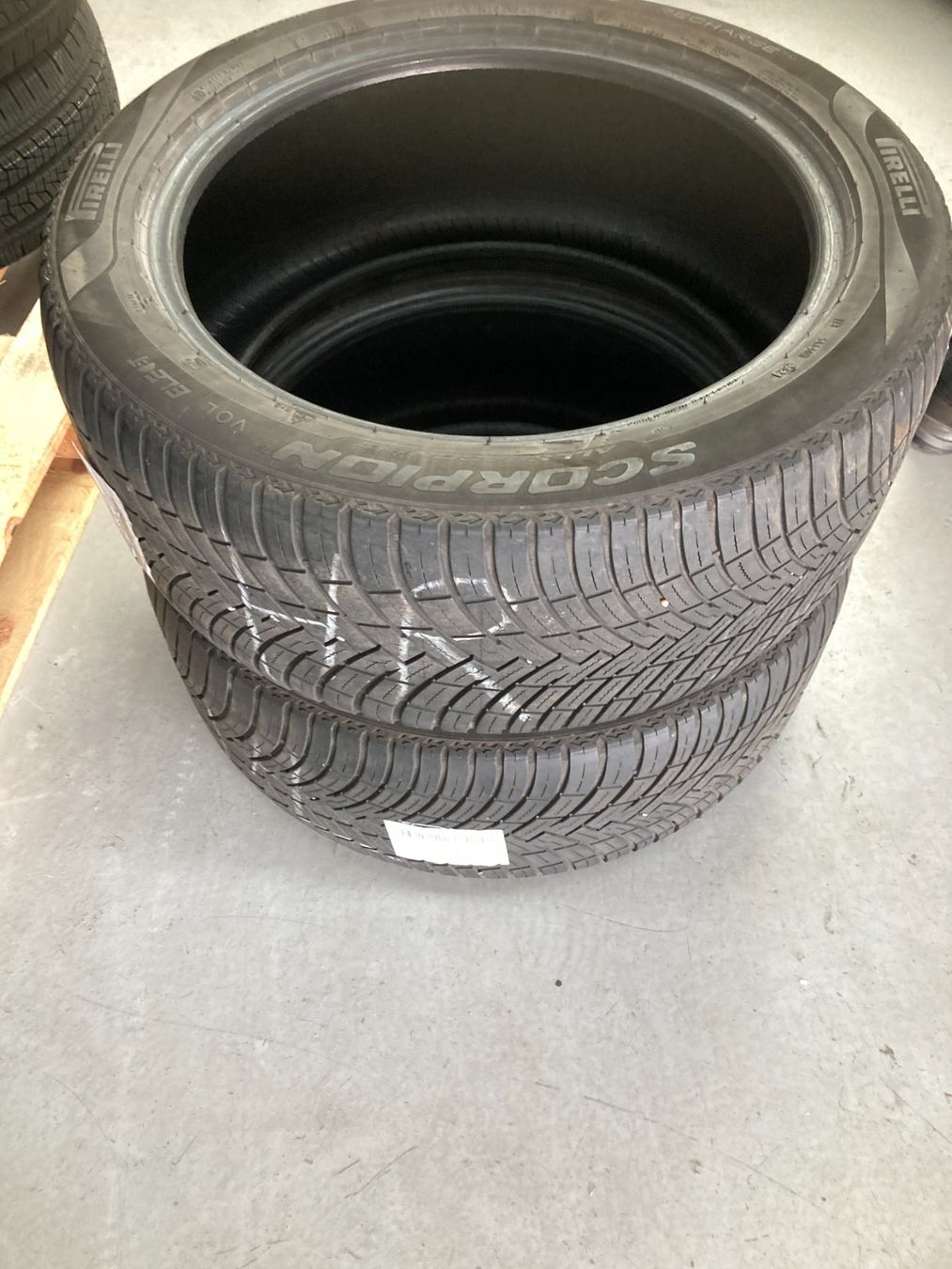 Pirelli Pneumatici & Ruote complete: 255/45R19 Pirelli Allseason – Usato da Cham venduto da WB2223