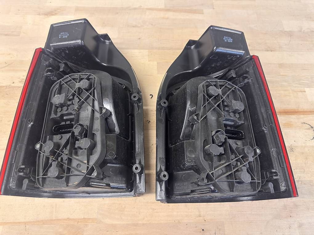 Toutes les pièces auto: VW T5 FACELIFT - RÜCKLEUCHTEN – D'occasion à Lostorf par Supra_1990 1