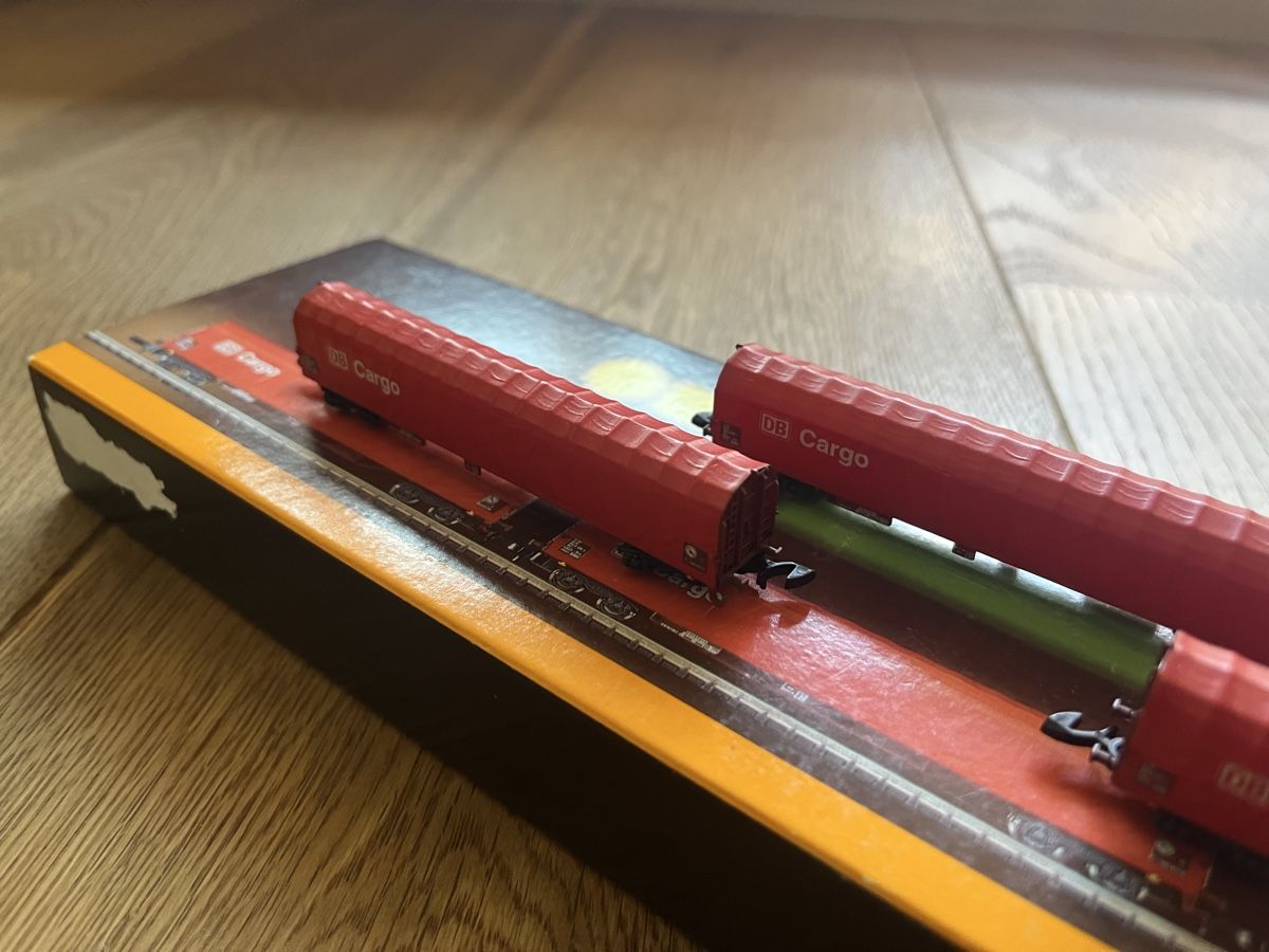 Märklin Modellini di ferrovie: Märklin 82420 Z Planenwagen-Set Rils 652 DB Cargo 3-tlg – Usato da Rümlang venduto da Snejser 5
