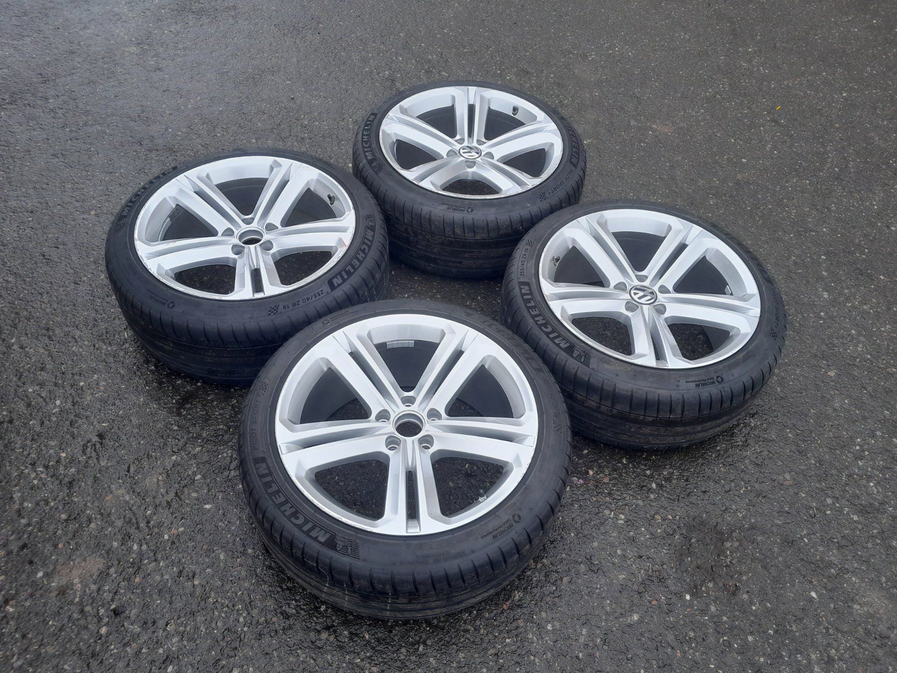 Volkswagen Pneumatici & Ruote complete: Komplettrad Mallory VW Tiguan – Usato da Menzingen venduto da Staub-Landtechnik 2