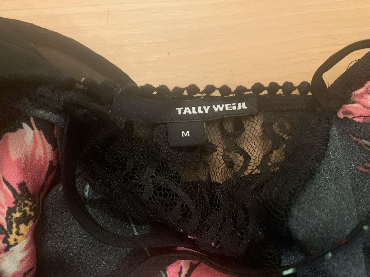 Tally Weijl Tops: Schöne Bluse Top mit Blumenmuster – Neu (gemäss Beschreibung) aus Bettlach von valishop 1