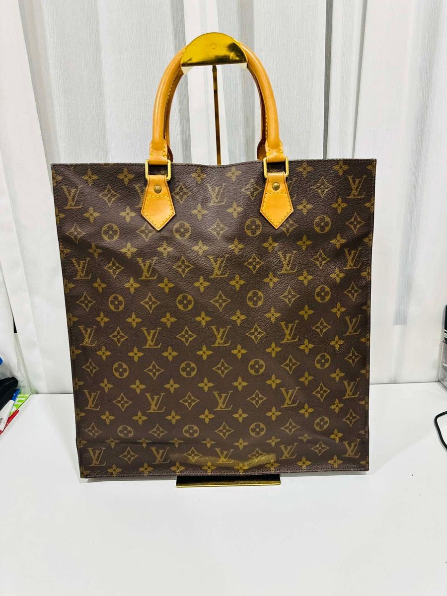 Louis Vuitton Taschen für Damen: Louis Vuitton Sac Plat Handtasche besteht – Gebraucht aus Widnau von Pukpan_99