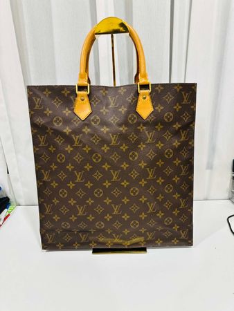 Louis Vuitton Sac Plat Handtasche besteht