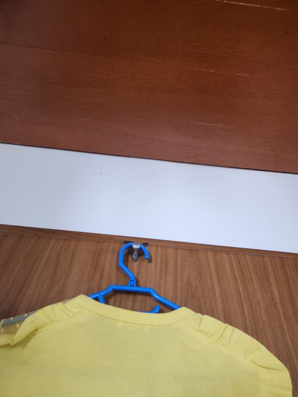 Valentino Tops: Top RED VALENTINO jaune taille M  – Gebraucht aus Niedergösgen von Eva2410 2