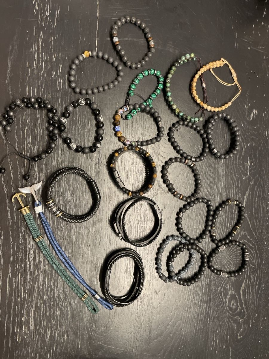 Bracciali & Braccialetti: Lot Armbänder neu 23 Stück – Nuovo (secondo la descrizione) da Hugelshofen venduto da Suimosa