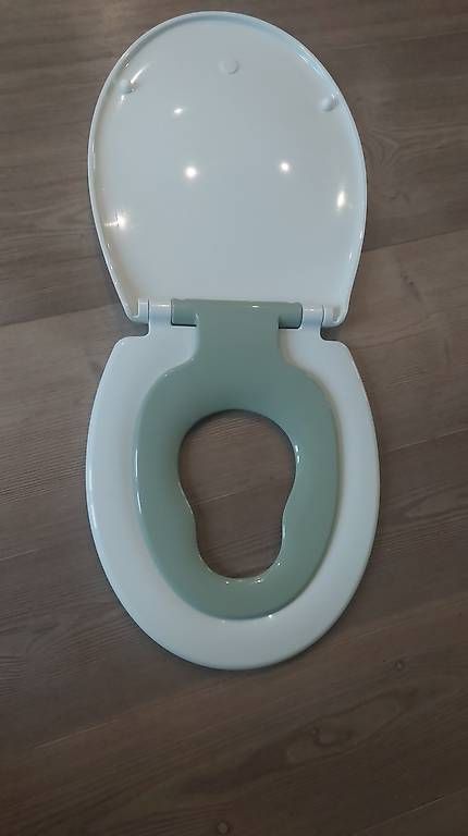 WC: Wc Sitz mit 2er kleinerere Brille – Usato da Zofingen venduto da Lottischilet