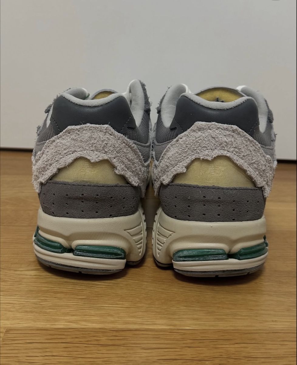 New Balance Scarpe da uomo: New Balance 2002R Protection Pack "Rain Cloud" – Usato da Basel venduto da Kevinbuckcards 2