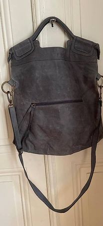 Sac à main pratiquement neuf