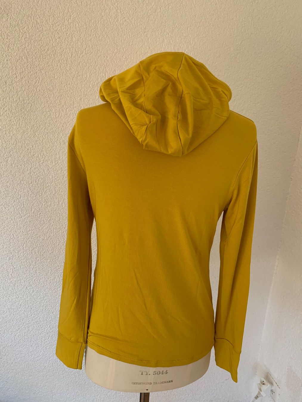 Maglioni & Felpe: Neu Bamboo Pullover mit Kapuze Dänisches Design Gr. S – Usato da Kirchdorf AG venduto da coco123 3