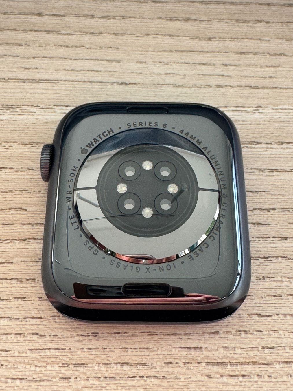 Apple Smartwatch: Apple Watch Series 6 44mm Space Grey Aluminium CEL – Usato da Oberrohrdorf venduto da Peewee15 7