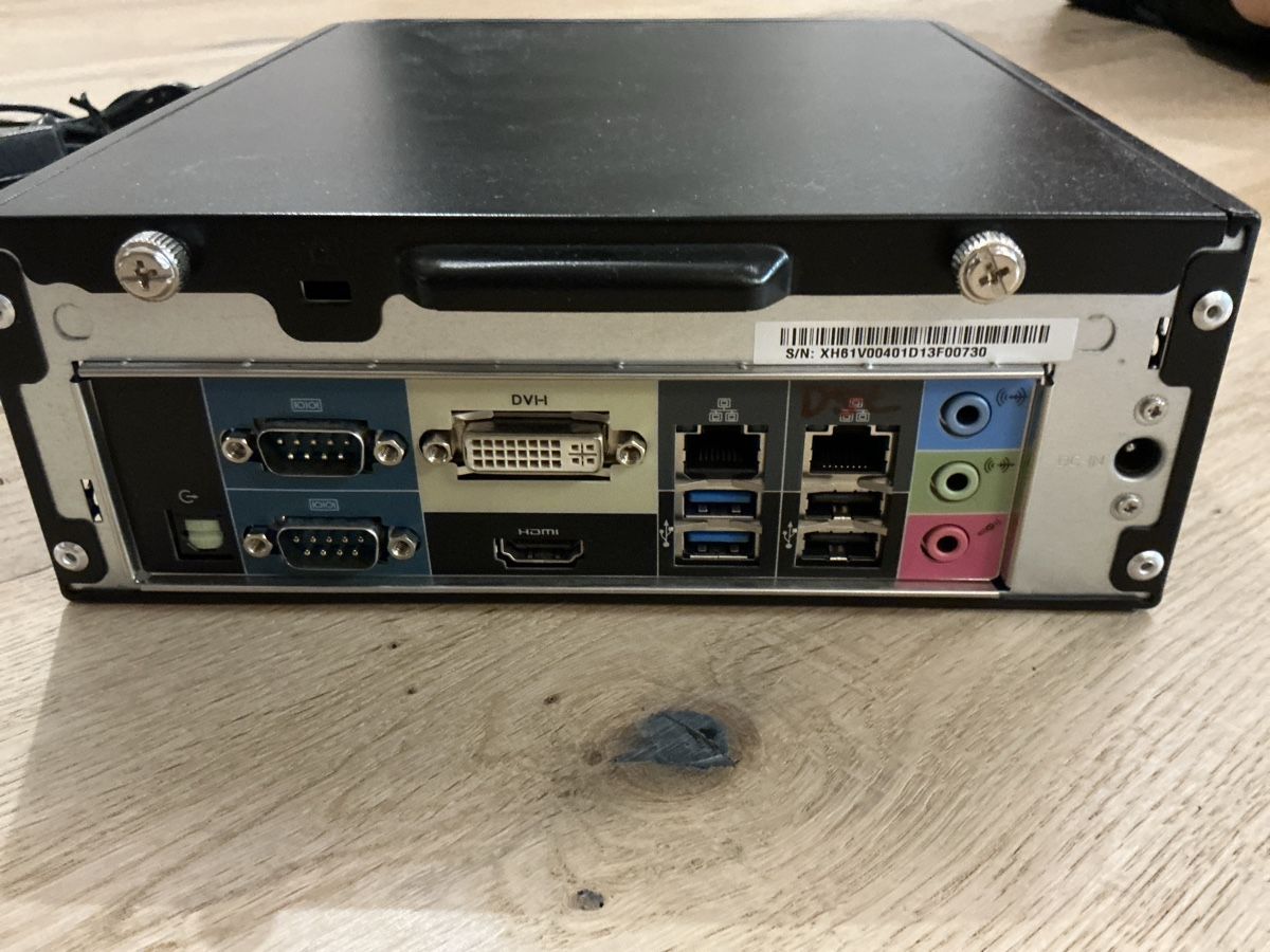 PC: Shuttle Barebone MiniPC inkl. Netzteil und HD – Usato da Wil SG venduto da Saintch 1