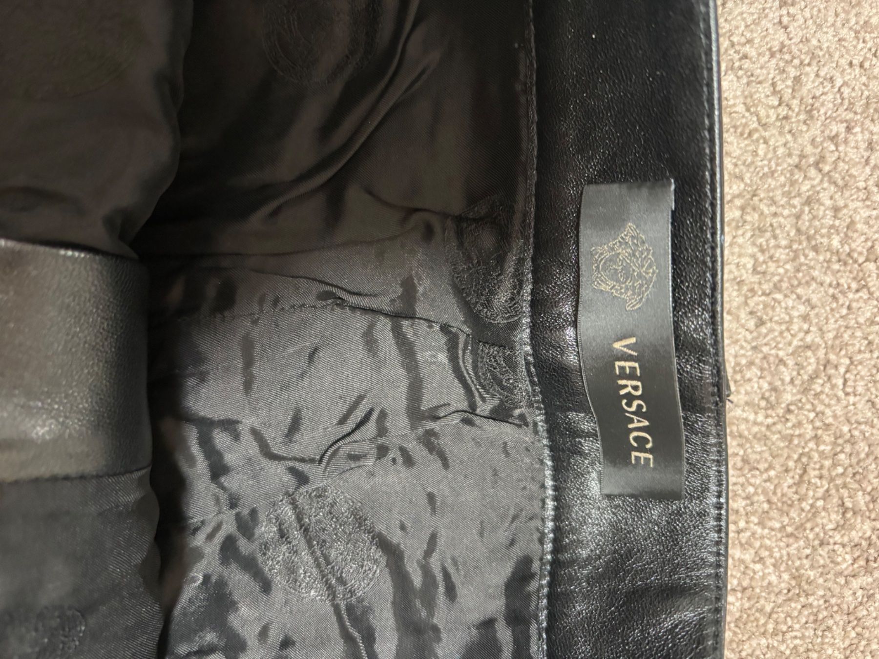 Versace Pantaloni: Versace Lederhose, neu, Gr.IT 42 – Nuovo (secondo la descrizione) da Zürich venduto da fab.gr 3