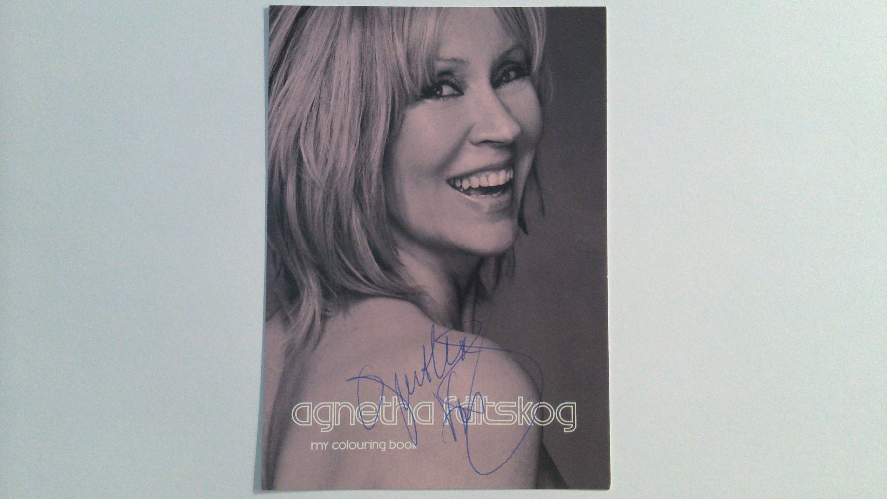 Autografi: Agnetha Fältskog, Abba, Original Autogramm auf Karte – Usato da Salmsach venduto da Schusoa