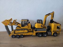 Bruder Bautransporter mit Bagger und Kettenlader