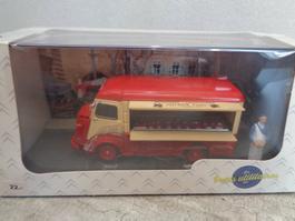 Eligor 1:43 Classic Car Citroën Type H Diorama Boucher