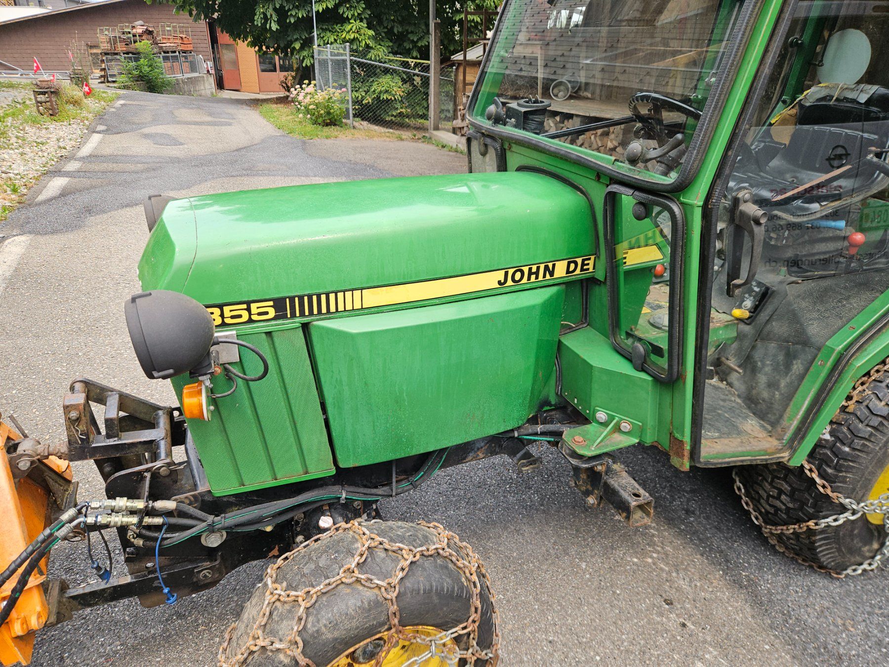 John Deere Traktoren: John Deere mit Schneepflug – Gebraucht aus Oberburg von oberburger 2