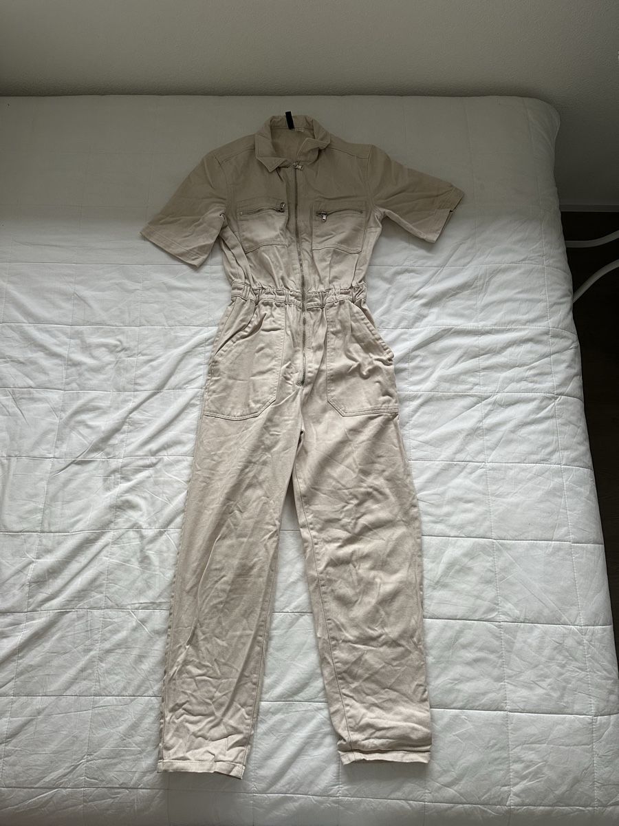 H&M Jumpsuits: Combinaison H&M beige, taille 34 – Neu (gemäss Beschreibung) aus Geroldswil von MeganeMegane