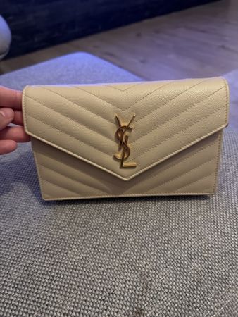 YSL Chain Wallet beige, classy chic! Like new! 50 characters
