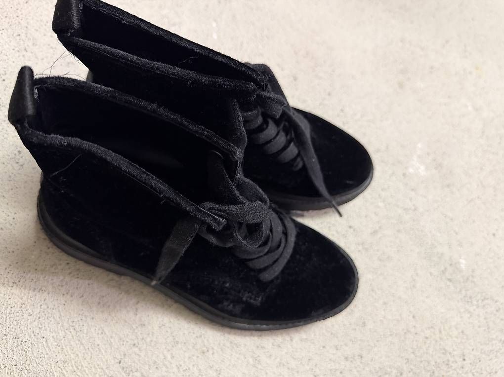 Chaussures femmes: SCHWARZE HIGH-TOP STIEFEL MICHAEL KORS – D'occasion à Märstetten par sha_9p7c 3