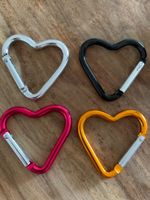 4x kleine Karabiner in Herzform