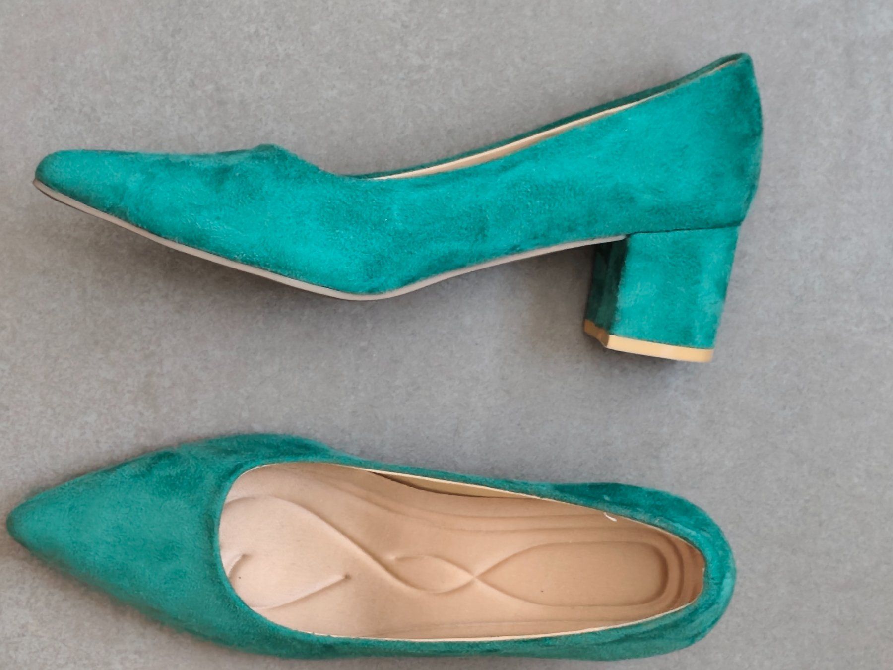Scarpe da donna: Pumps Wildlederoptik grün Grösse 39 – Nuovo (secondo la descrizione) da Eschenbach LU venduto da Orchi 1