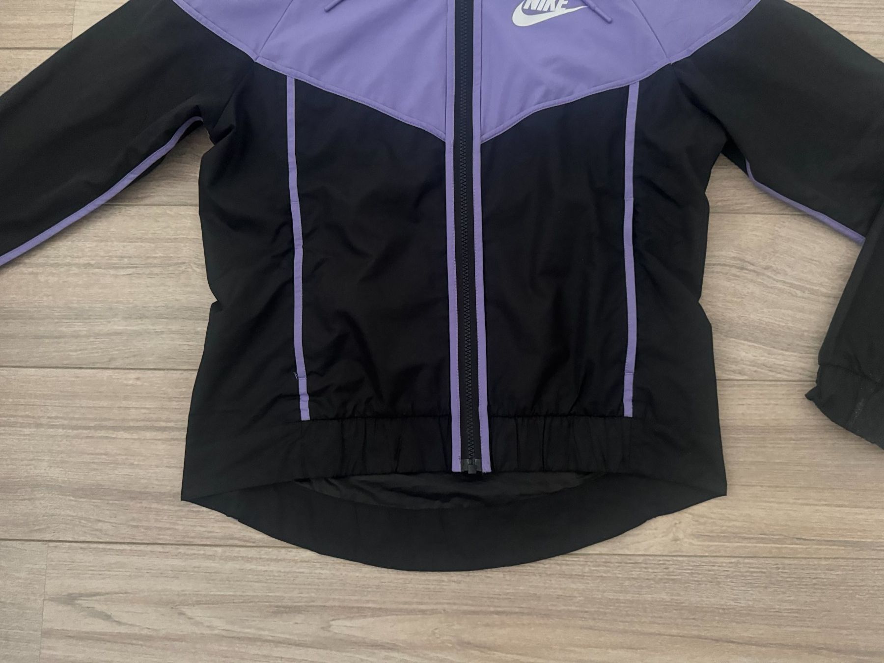Nike Jacken: NIKE Trainingsjacke Gr. S schwarz/lila – Gebraucht aus Bonstetten von VCLS 2