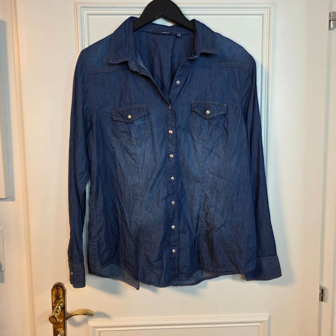 Camicette: Charles Vögele Jeansbluse 100% Baumwolle Gr. 46 – Usato da Wald ZH venduto da CapLux 2