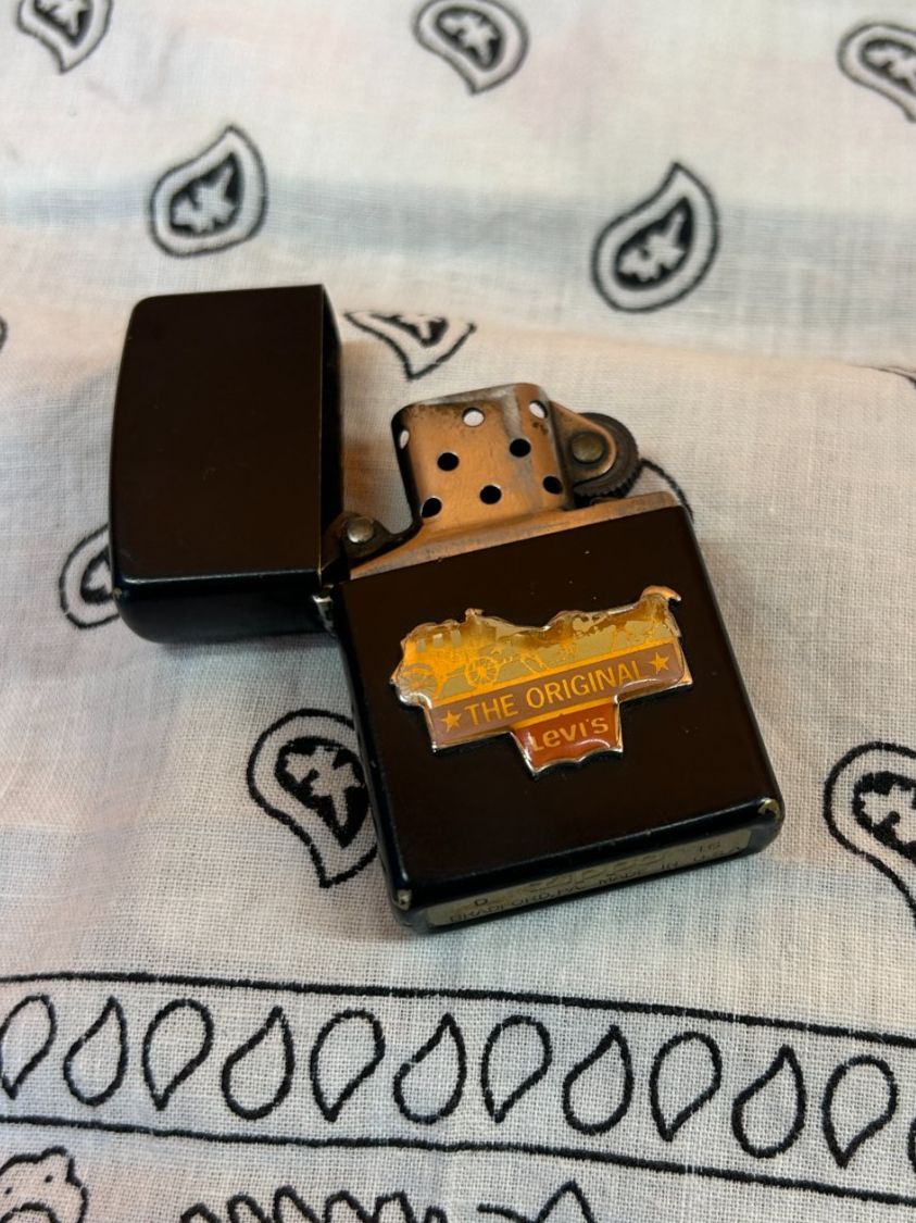 Zippo Feuerzeuge: Zippo Levi's – Gebraucht aus Soyhières von Maponos 1