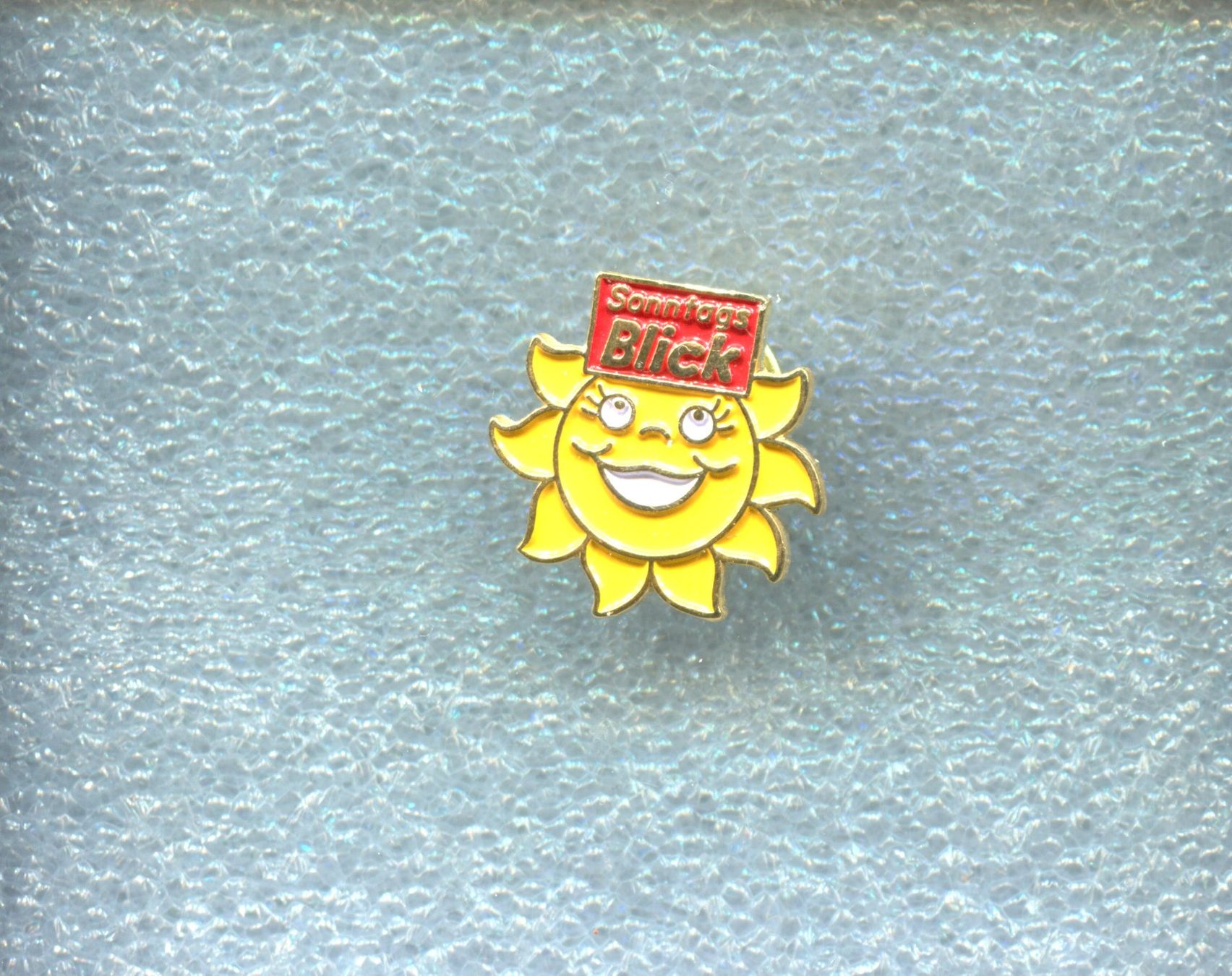 Placchette & Badge: Sonntags Blick  SONNE – Usato da Winterthur venduto da Sammleroase