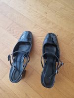 Glänzende Schuhe mit Absatz von Mango, Gr. 39