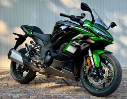 Kawasaki Ninja 1000SX mit Koffer etc.