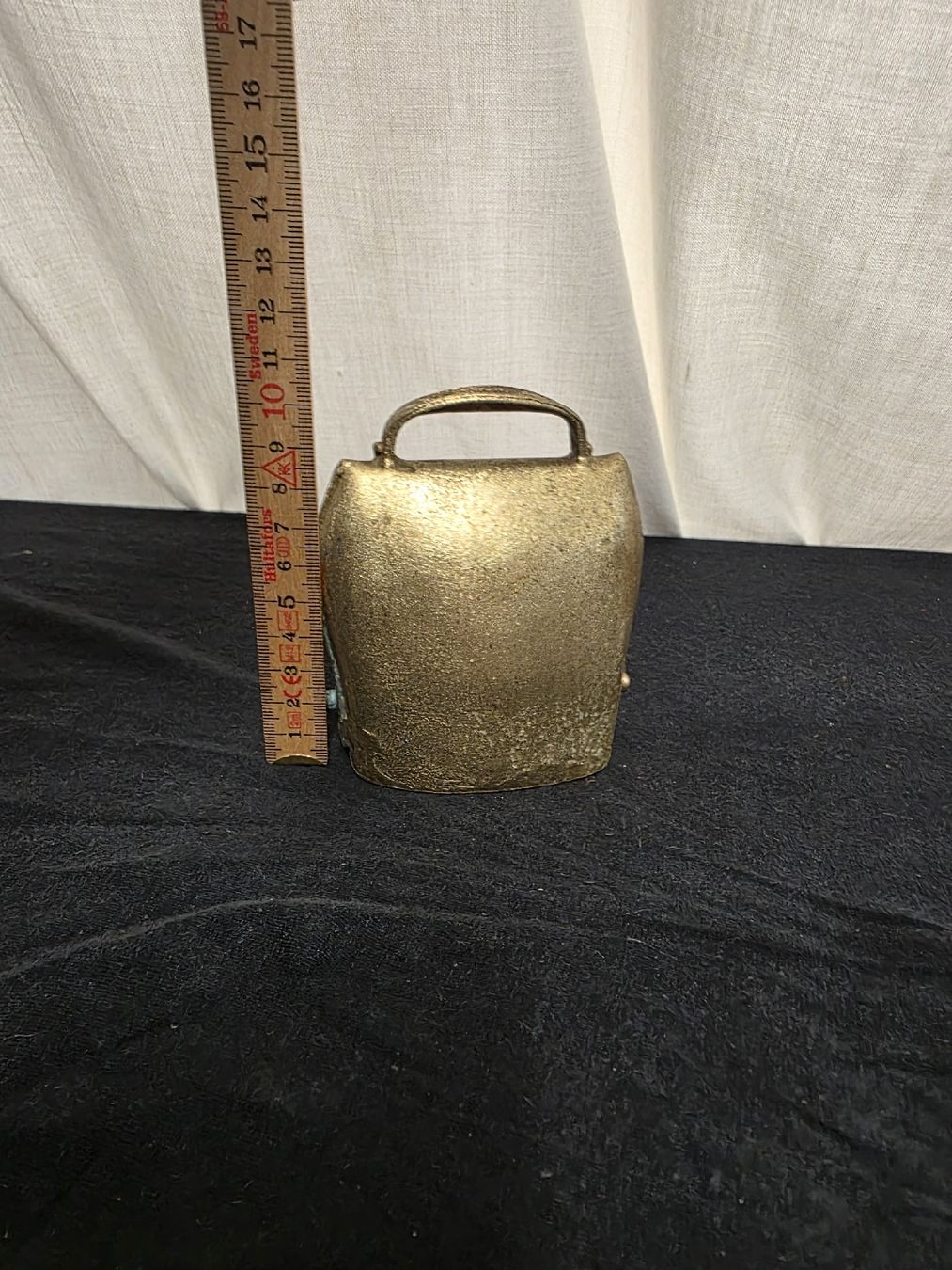 Glocken & Treicheln: glocke alt Messing mit Klöppel  – Gebraucht aus Wolfertswil von Antiko 1