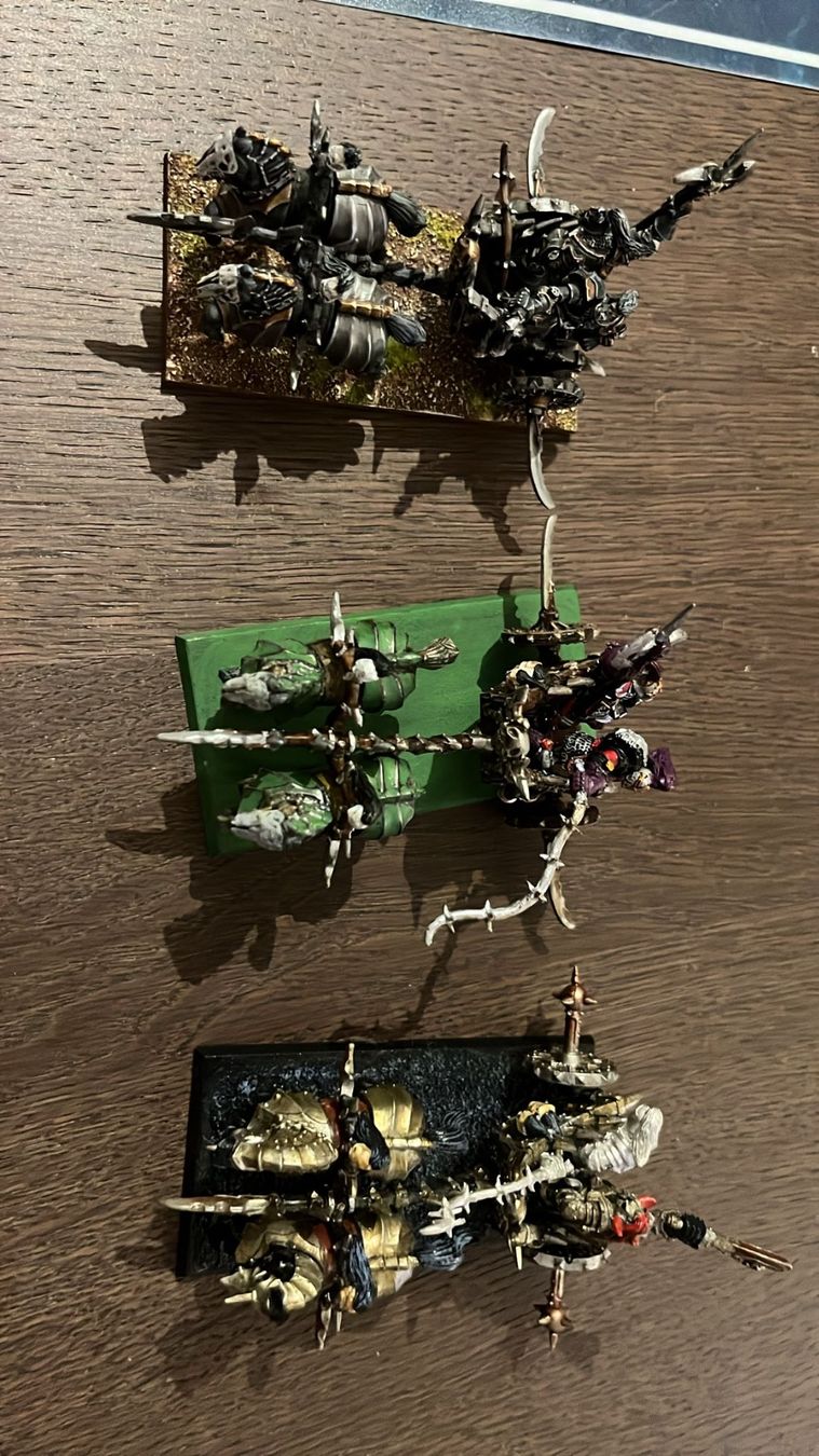 Kit di modellismo & Modellini statici: Figurines Warhammer Chaos peintes – Usato da Lausanne venduto da Billcarson88 2
