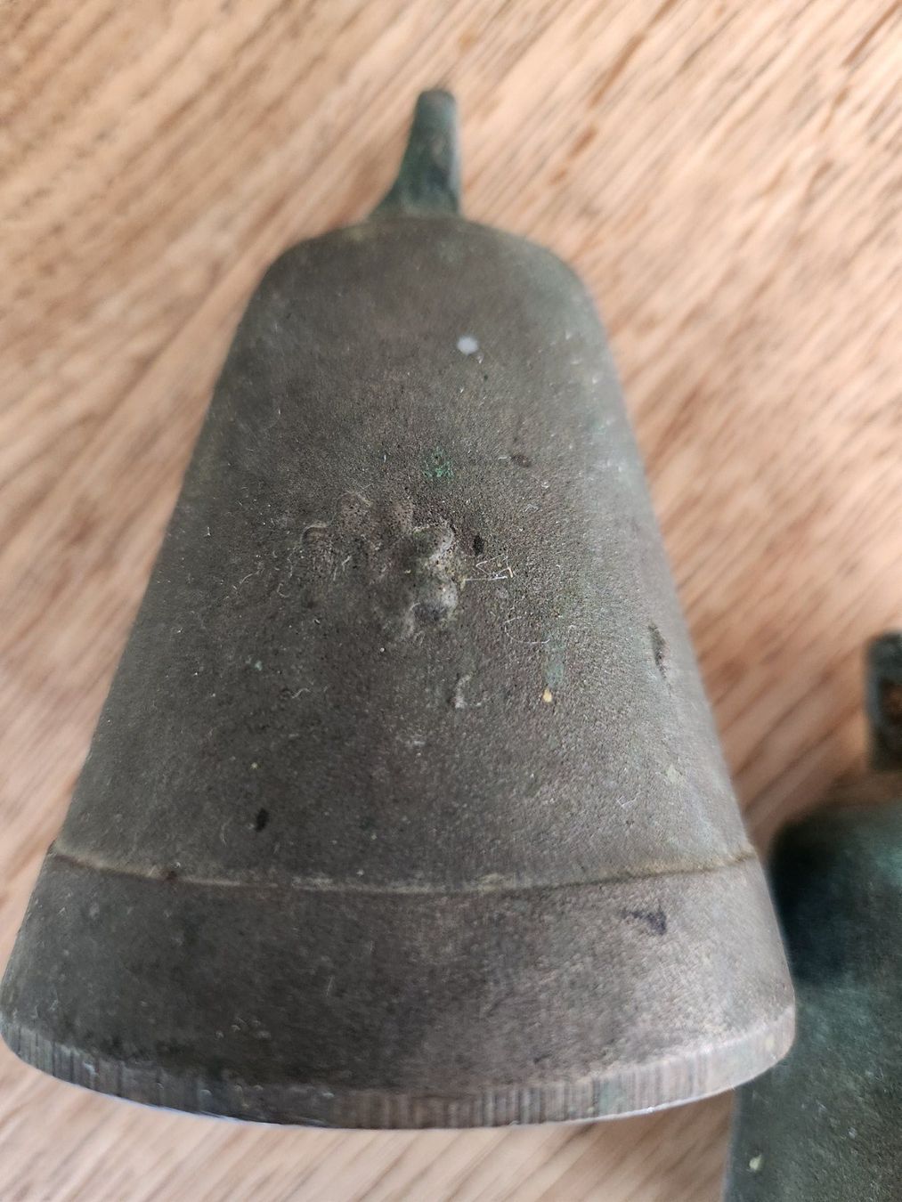 Campanacci mucche: 2 kleine, antike Glocken – Usato da Fanas venduto da Rurero03 2