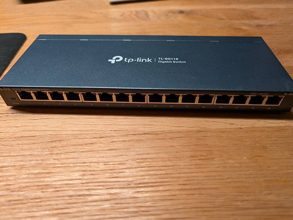 TP-Link Hub & Switch: tp-link Gigabit Switch TL-SG116 – Usato da Bazenheid venduto da hauri83 2