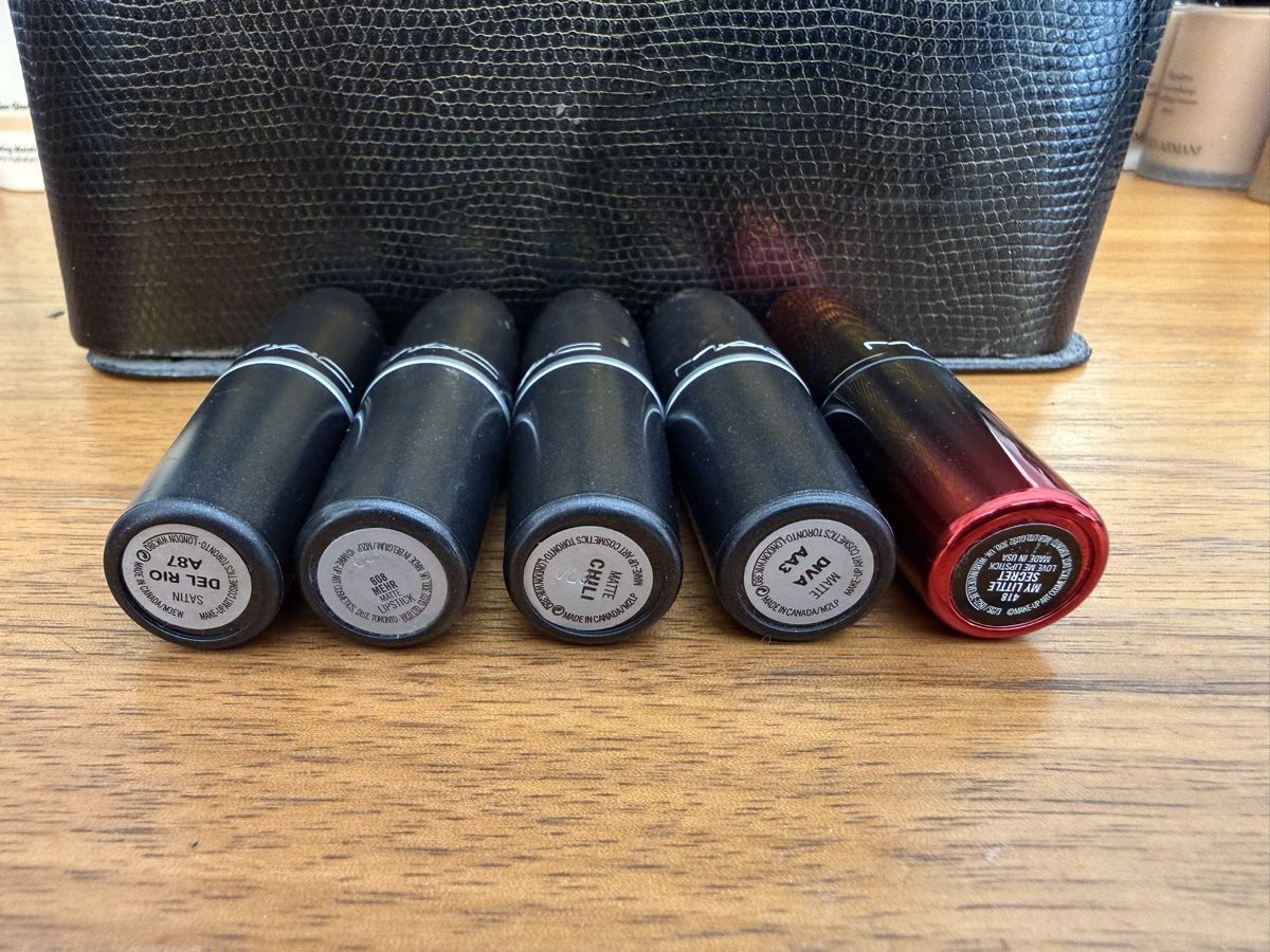 Mac Cosmetics Make-up: MAC Lippenstifte – Usato da Zürich venduto da pinish 4