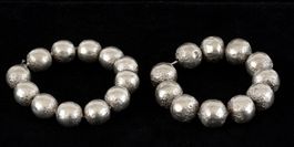 Ethno Schmuck: Zwei Silber Armreife, Südostasien Sammlung